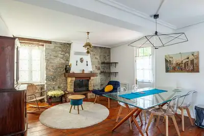 Bel appartement avec balcon à 5 min de la plage et proche du centre, classé 2 étoiles