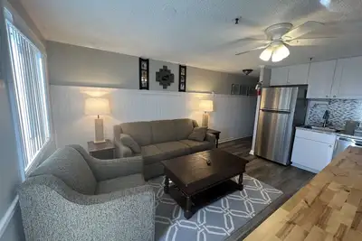 Image de Remodeled! Mountain Lodge 325 Ski In/Out Condo, Steps to Ballhooter & Village.