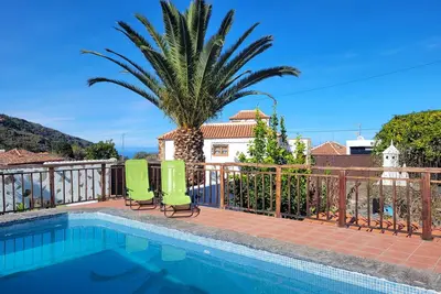Image de Finca El Poleo with pool and sea view