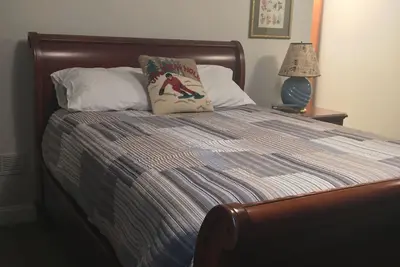 Image de Luxury Living High Above the Center of Town.