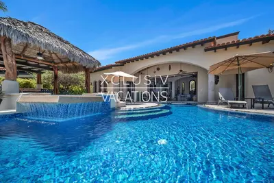Image de Ocean-view villa with golf cart, private beach club, and access to Esperanza* amenities. Private pool, Ac, fast Wi-Fi, parking. Xclusiv app for chef, transfers & activities + text concierge. 5+ nights: airport pickup & chef welcome. *Rules/fees apply