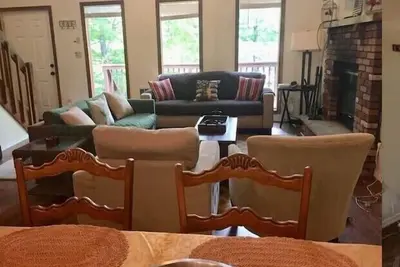 Image de Cozy house 15 mins to Shawnee Ski Mountain.