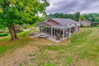 Image de Cozy Rural  Country Retreat side Home Close to Pittsburgh! !