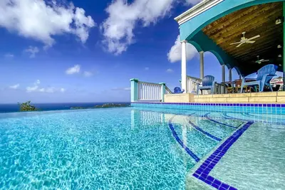 Image de Incredible 3 Br Villa with Fabulous 160º Views of Charlotte Amalie Harbor!