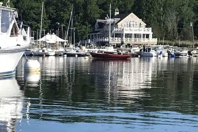 Image de Quaint colonial with short walk to Harbor and Restaurants