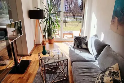 Image de Well-maintained design apartment in a villa location