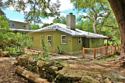 Image de Frog Cottage on the Blanco River - Charming 2 Bedroom Close to Downtown