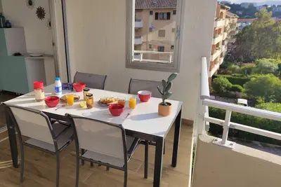Image de Appartement 3 étoiles :2 ch. , Confort, terrasse, parking, 600m de la plage