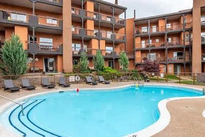 Image de Beautiful Townhouse on the lake. Winter Snowbirds welcome please enquire.