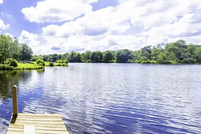 Image de Lakefront- Hot Tub/Foosball table/Pool table/Kayak
