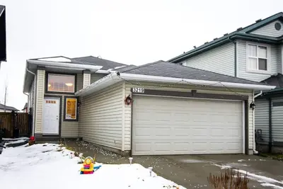 Image de Bilevel house <br>Furnished Basement suite ready to stay <br>