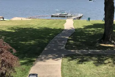 Image de Gorgeous large home on waterfront property! ! ! Boating, fishing, golf, leisure!