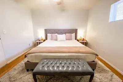 Image de Cozy Little Home w Private Washer & Dryer!