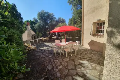 Image de maison individuelle sur 600 m2 de terrain privatif, Ă 5mn Ă pied des plages.
