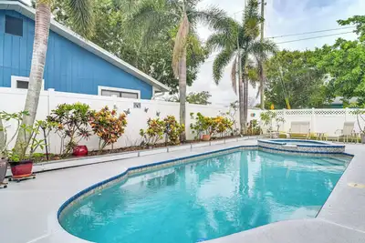 Image de 4 Mi to Beach: Sunny Seminole Home w/ Pool