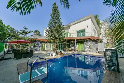 Image de 6 Bhk Luxury Private Pool Villa