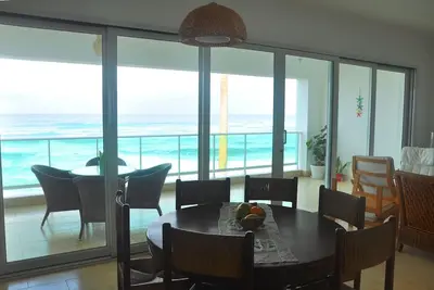 Image de Beachfront 3bd condo with great sea views in quiet gated residence with pool