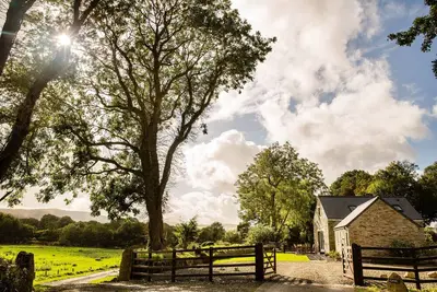 Image de Stunning Converted Barn in peaceful countryside overlooking meadows & mountains