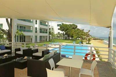 Image de 3bd beachfront condo, sea views, pool\/cable Tv\/Ac\/Parking\/Internet