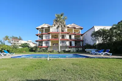 Image de 2bd condo in quiet oceanfront residence, sea views, infinity pool, near all