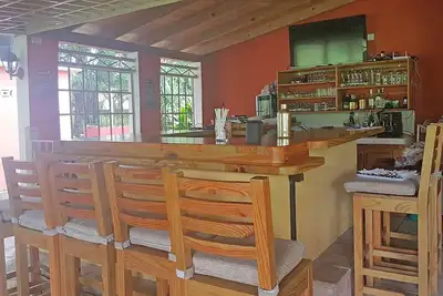 Image de Guest-friendly hotel room with cable Tv, Internet, fridge, restaurant