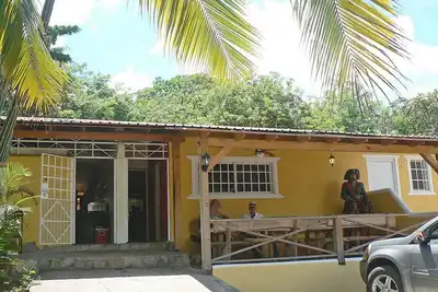 Image de Budget hotel room in La Mulata, with fans/internet/cable Tv/parking