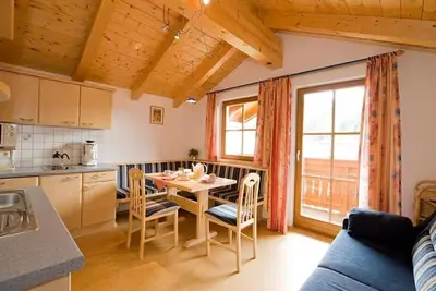 Image de Apartment D (4-5 persons\/2 bedrooms, 1 Wsr) - Apartments Amadeo