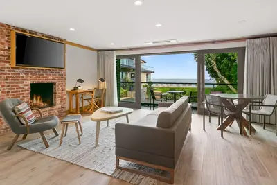 Image de Luxury Suite with Fireplace and Ocean Views