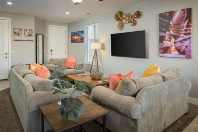 Image de Entrada at Moab 632 | Townies | Pool/Spa | Garage | Same Day Booking