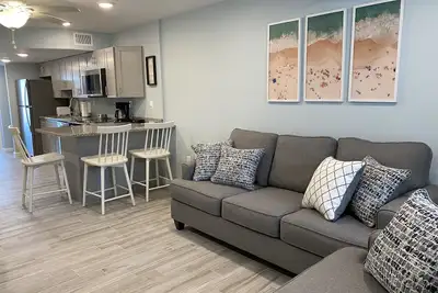 Image de Brand New Condo on Beach with Pool - Ocean Club Mantoloking