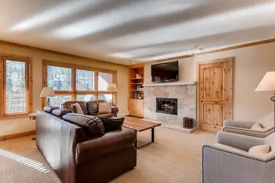 Image de Mountain view, ski-in/out condo w/ balconies, shared hot tubs/pool/Wd, fast WiFi
