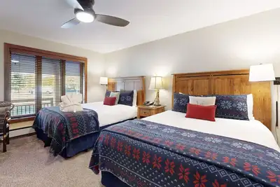 Image de Hotel-style, ski-in/out studio with fast WiFi and shared pool, hot tub, laundry