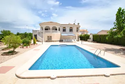 Image de Torrevieja, villa ind. climatisée, 4 chambres, 1000 m2 terrain, grande pisc priv