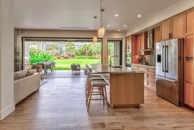 Image de Klvr welcomes you to Luana Villa 13b, Oceanfront Resort, short walk to the beach