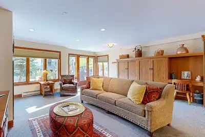 Image de Mountainside Home in Ski-In/Ski-Out Building w/Free WiFi, Shared Pool, Hot Tubs