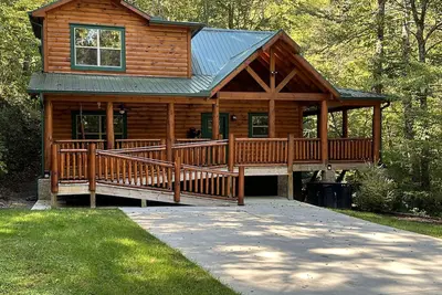 Image de Papa Bear’s Retreat, Cedar Falls, 2 Bd, 3 Ba, Queen Bunk Bed in loft, Fireplaces