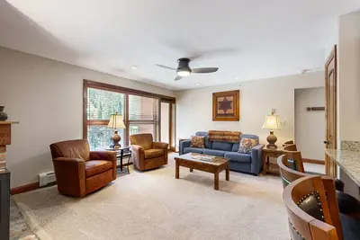 Image de Mountain view, ski-in/out condo w/ fast WiFi, fireplace, shared pool/hot tubs/Wd