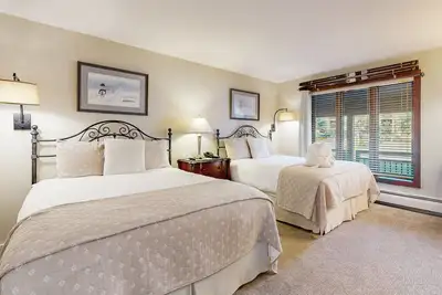 Image de Ski-In/Ski-Out Studio with Fast WiFi & Shared Pool/Hot Tub