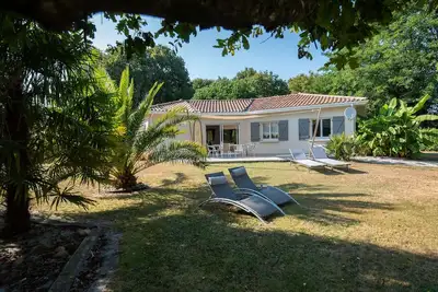 Image de Maison au calme à 15 km de l'Océan avec piscine
