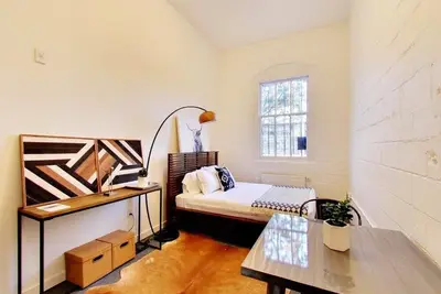 Image de Small but cozy and economic bedroom for rent