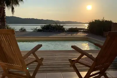 Maison de charme avec splendide vue sur la baie et piscine privative