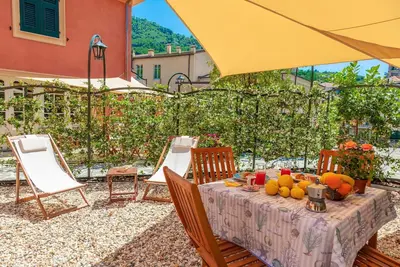 Image de Ziguela, appartement pour 4, avec jardin, à 200m de la plage, vieille ville de Levanto