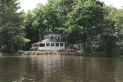 Image de Lake Front Taylor Pond Cottage