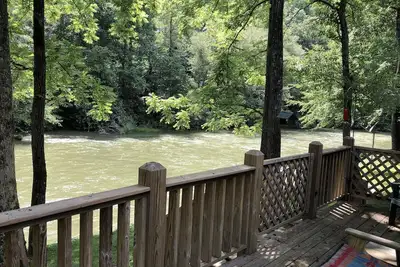 Image de Country River Cabin