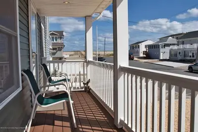 Image de Luxury Lavallette beach block home steps from ocean! Sleeps 13