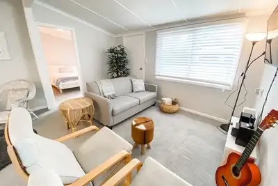 Image de Frangipani Cottage - walk to river, beach, eateries