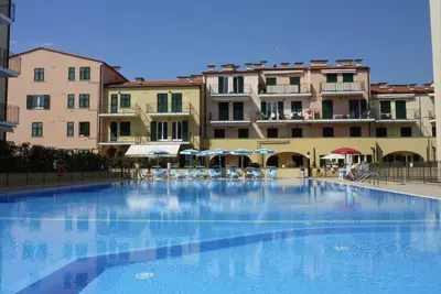 Image de 60 Sqm Apartment Facing The Pool And Sea View