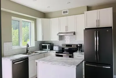 Image de Dt Whitehorse Deluxe 2 Bedroom Condo