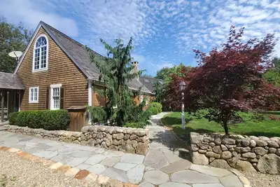 Image de Katama Private Property, 1. 6 miles to South Beach, 1. 7 miles downtown Edgartown!