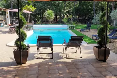 Villa d'Exception en Drôme Provençale : Piscine et Confort pour 10 Invités